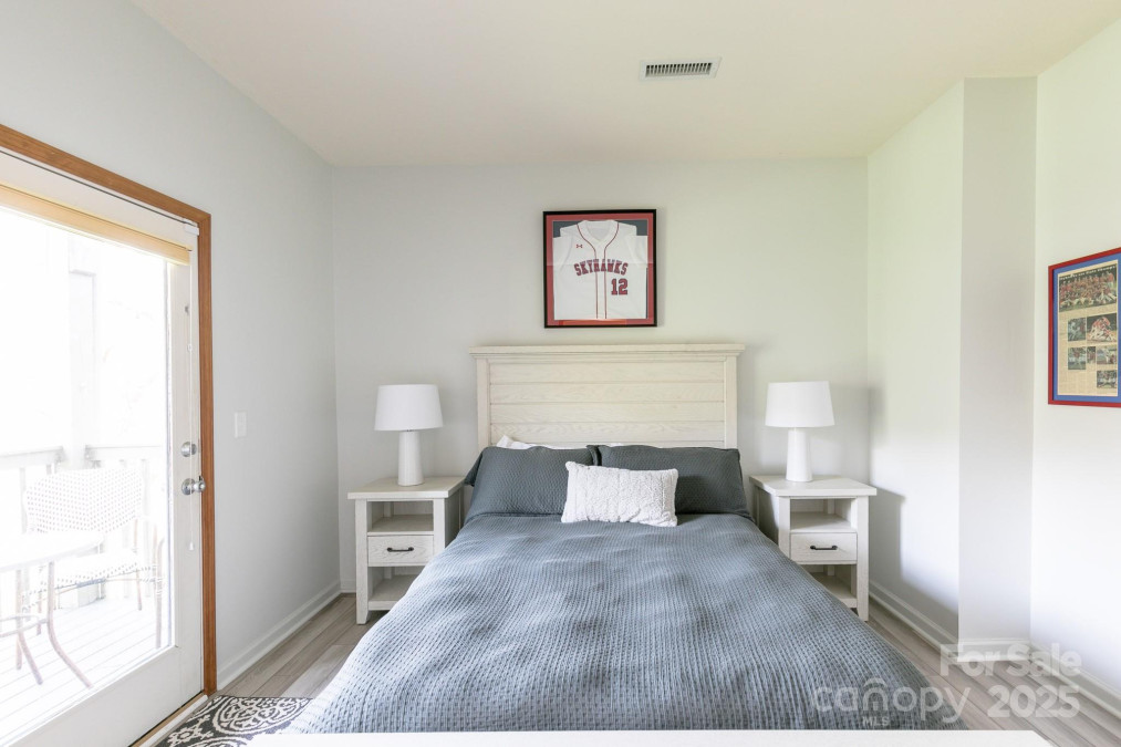220 Stoney Falls Loop Burnsville, NC 28714