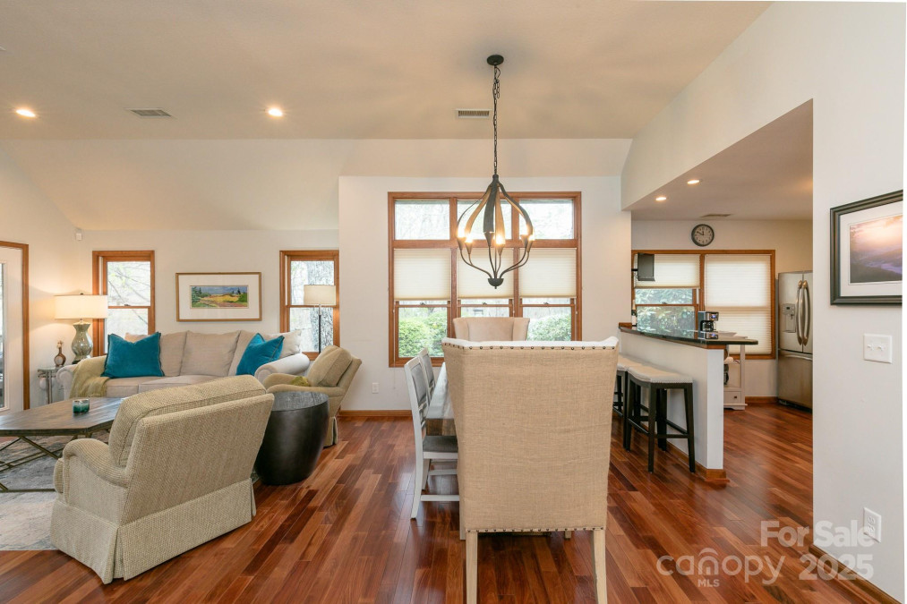 220 Stoney Falls Loop Burnsville, NC 28714