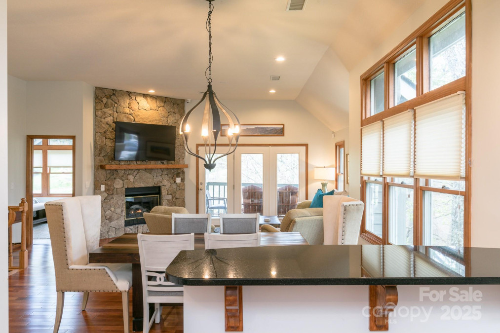 220 Stoney Falls Loop Burnsville, NC 28714