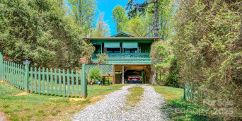 238 Leisure Ln Burnsville, NC 28714