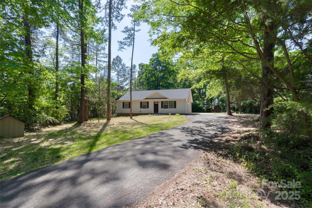 7525 Cedarbrook Dr Charlotte, NC 28215