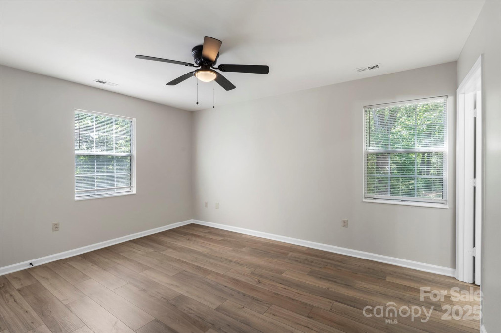 7525 Cedarbrook Dr Charlotte, NC 28215