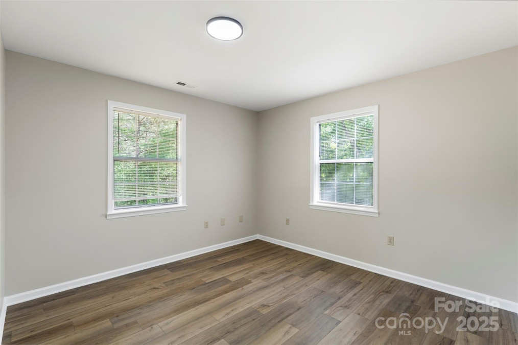 7525 Cedarbrook Dr Charlotte, NC 28215