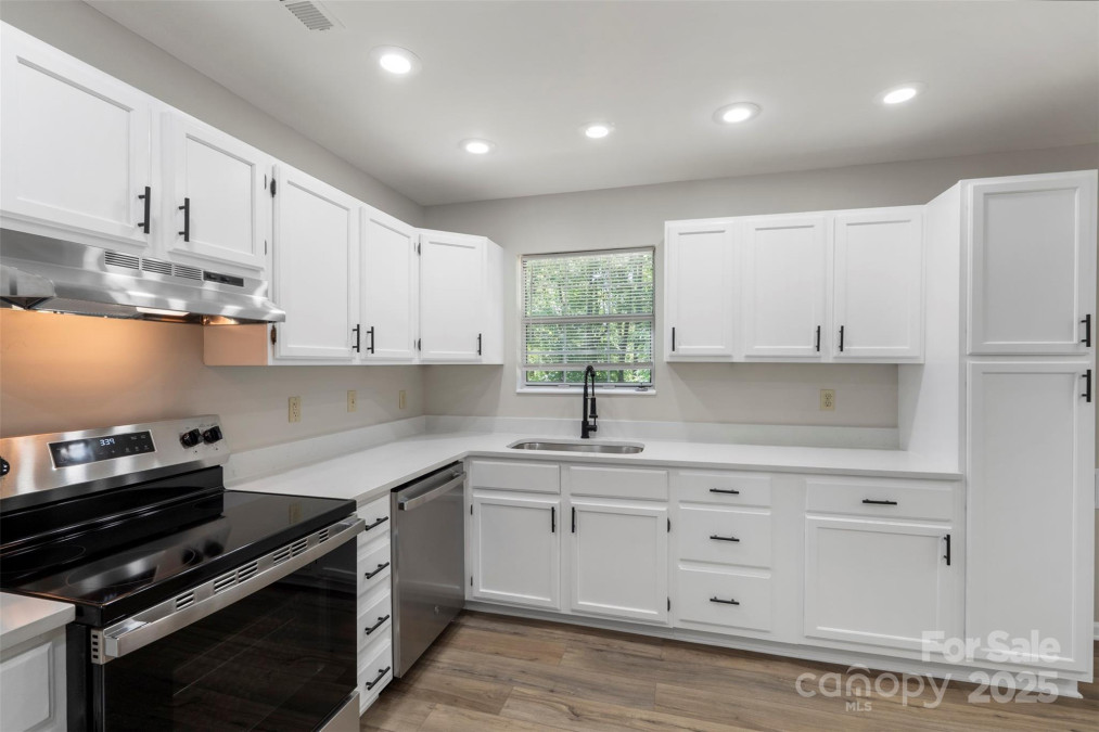 7525 Cedarbrook Dr Charlotte, NC 28215