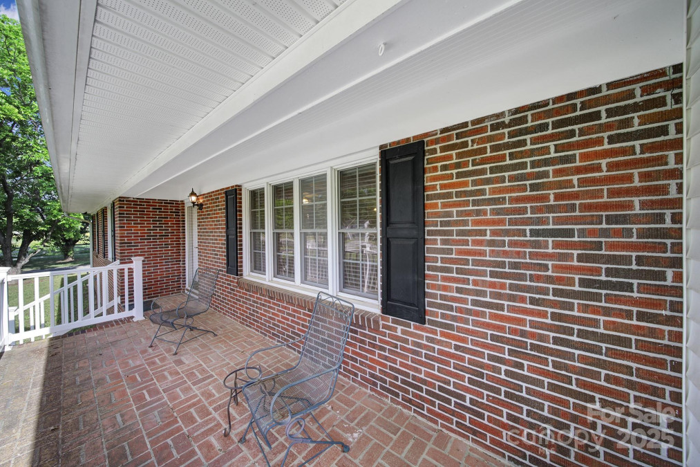 1723 Baskins Hill Rd Heath Springs, SC 29058