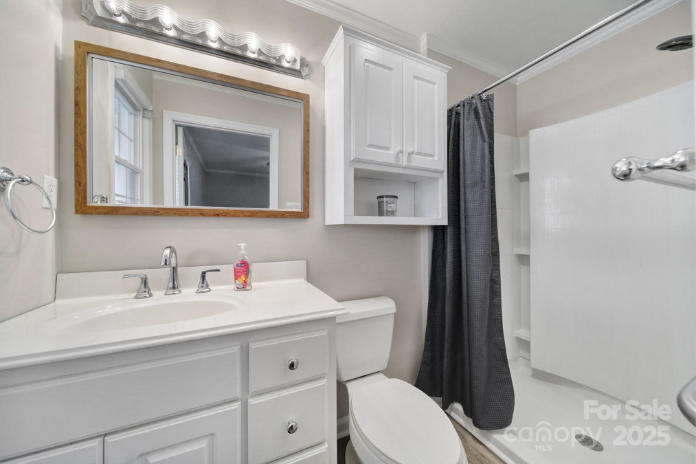 1723 Baskins Hill Rd Heath Springs, SC 29058