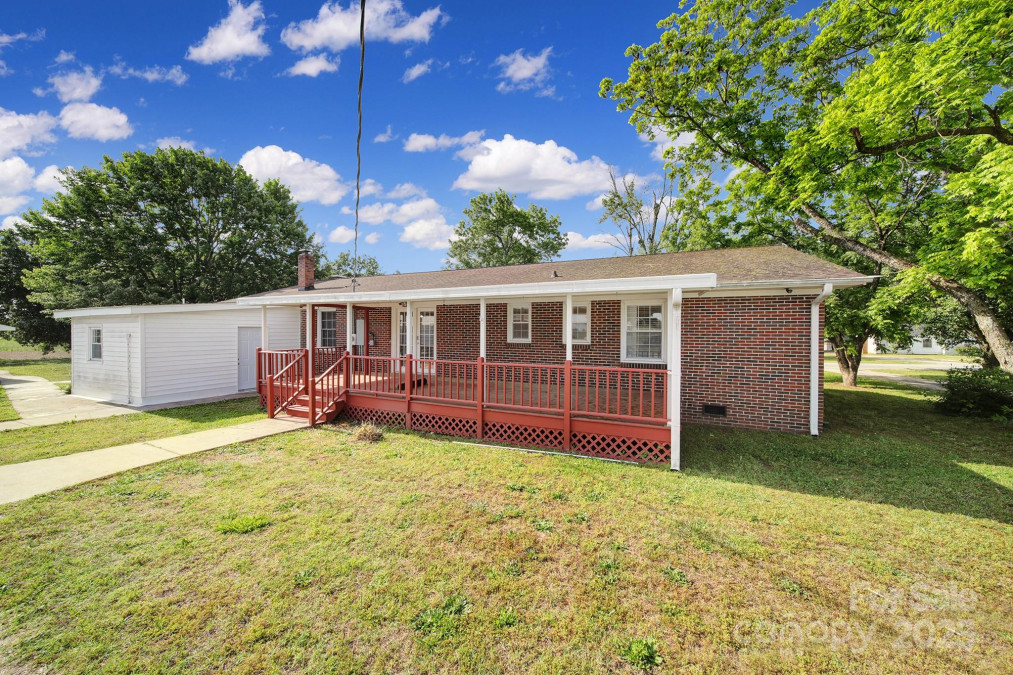 1723 Baskins Hill Rd Heath Springs, SC 29058