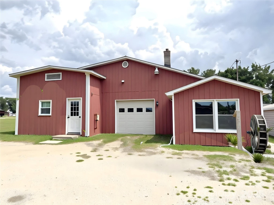 1723 Baskins Hill Rd Heath Springs, SC 29058