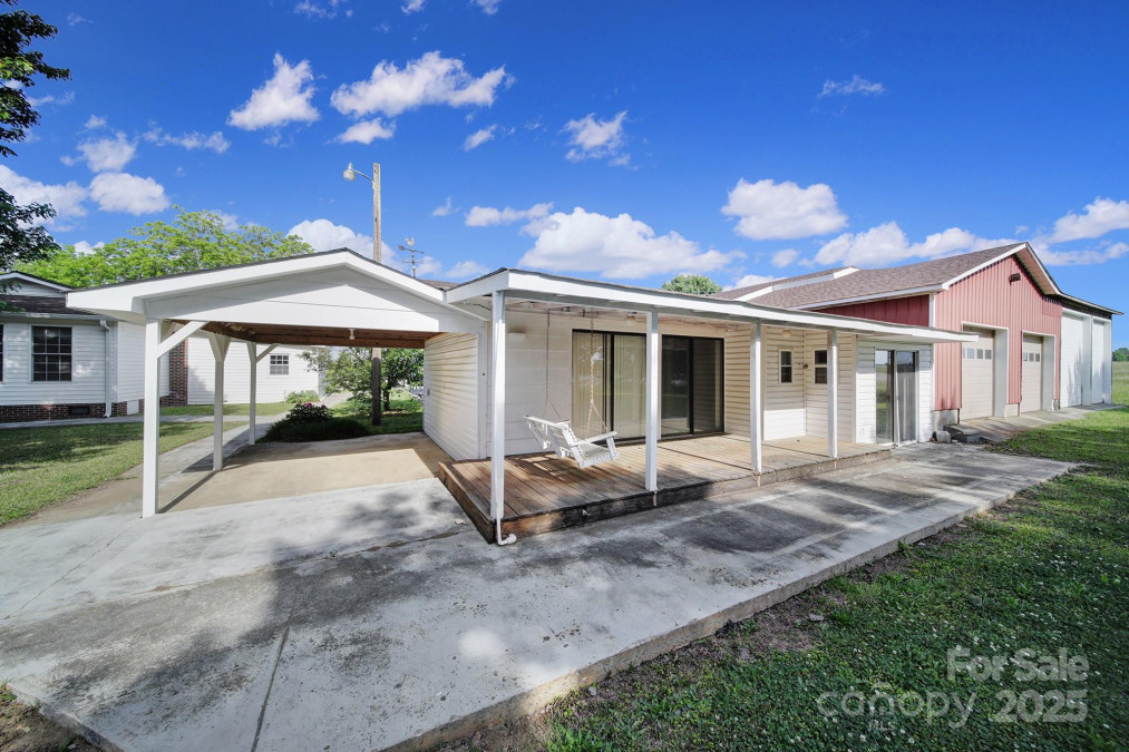 1723 Baskins Hill Rd Heath Springs, SC 29058