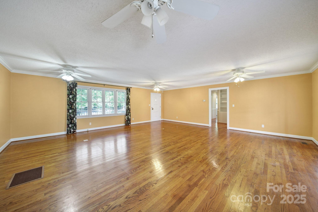 1723 Baskins Hill Rd Heath Springs, SC 29058
