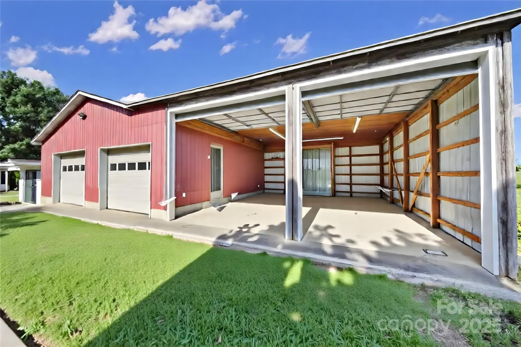 1723 Baskins Hill Rd Heath Springs, SC 29058