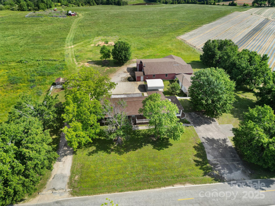 1723 Baskins Hill Rd Heath Springs, SC 29058