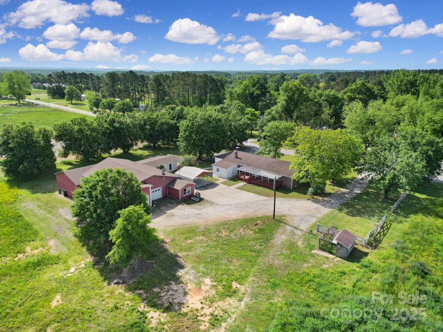 1723 Baskins Hill Rd Heath Springs, SC 29058