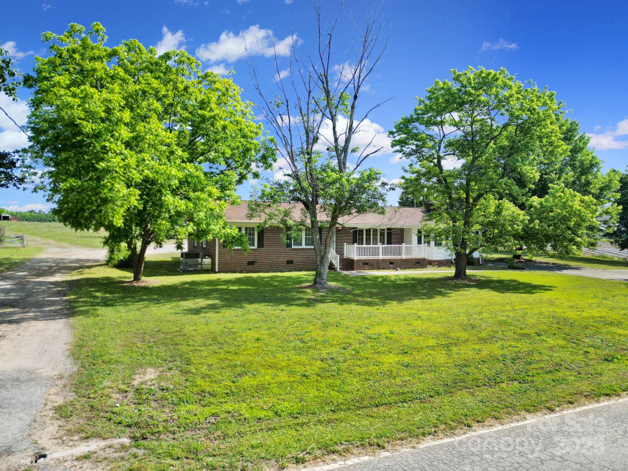 1723 Baskins Hill Rd Heath Springs, SC 29058