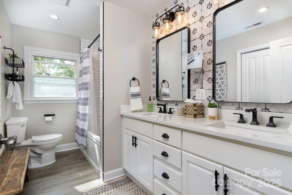 143 Oakview Rd Asheville, NC 28806