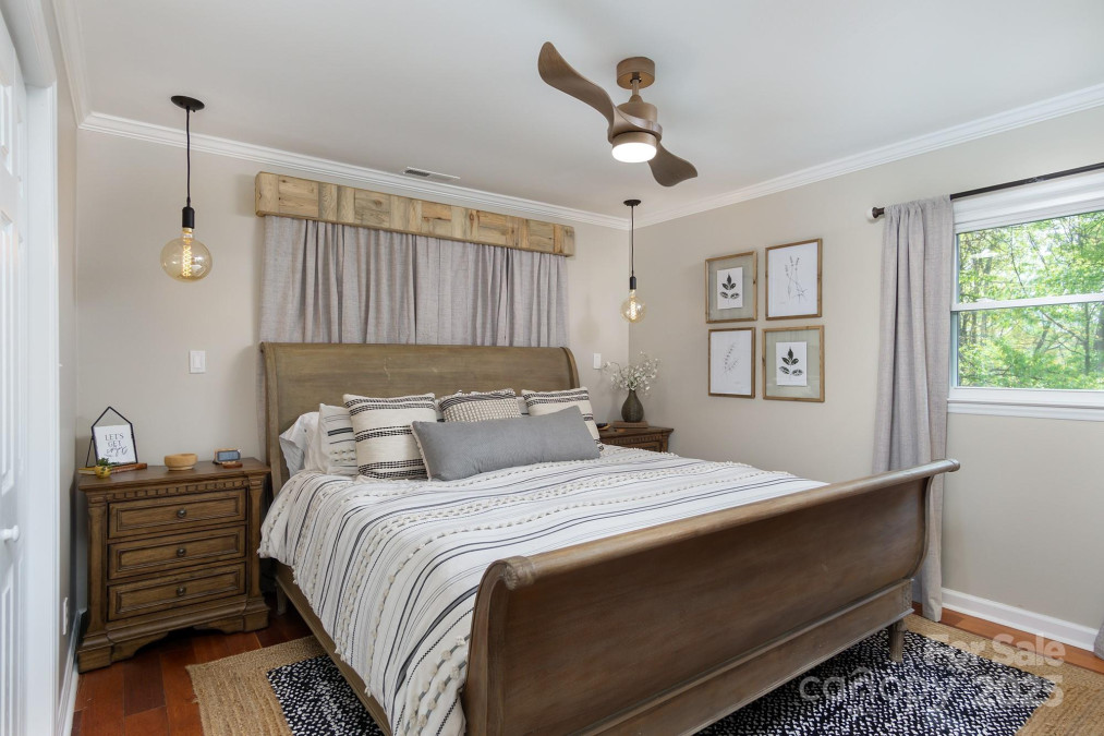 143 Oakview Rd Asheville, NC 28806