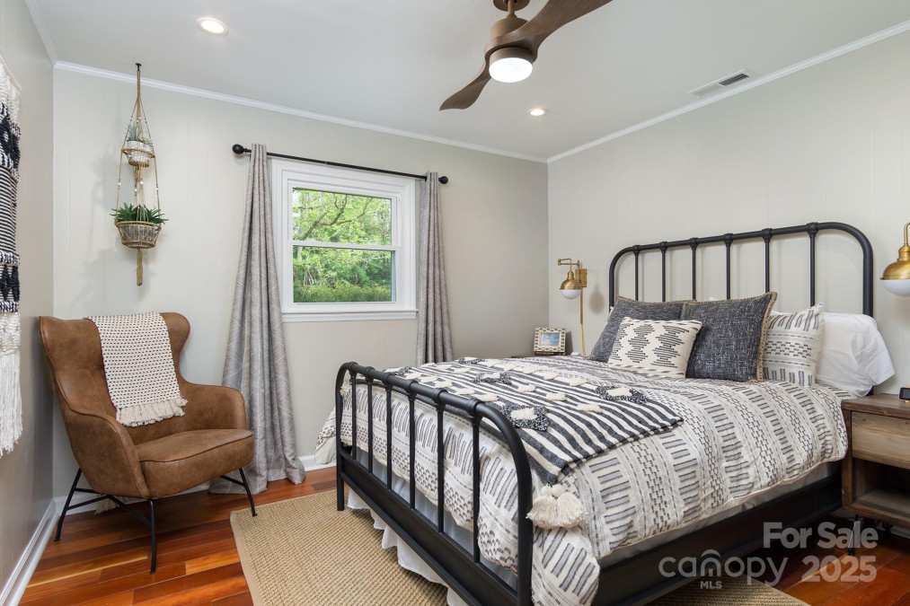 143 Oakview Rd Asheville, NC 28806