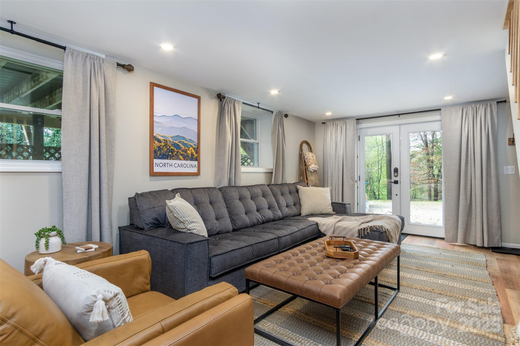 143 Oakview Rd Asheville, NC 28806