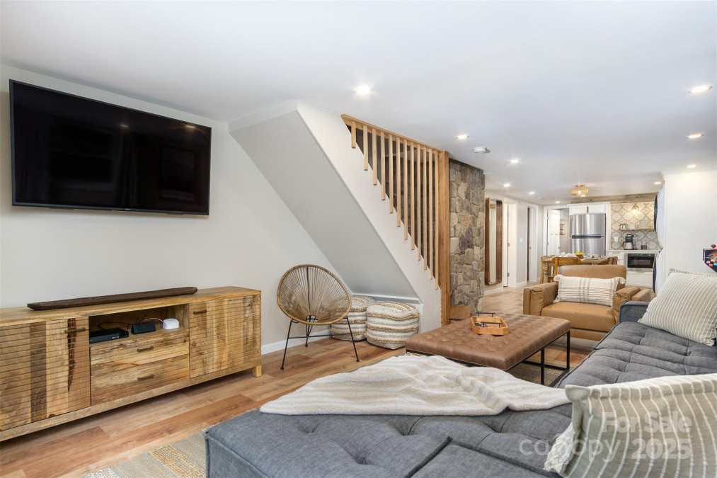 143 Oakview Rd Asheville, NC 28806