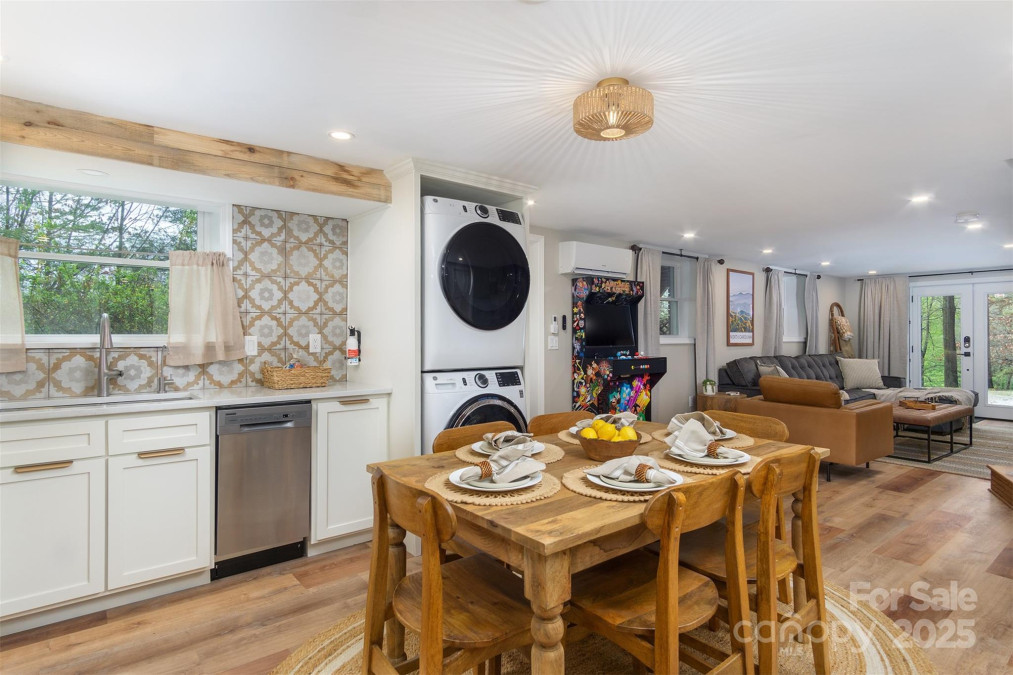 143 Oakview Rd Asheville, NC 28806