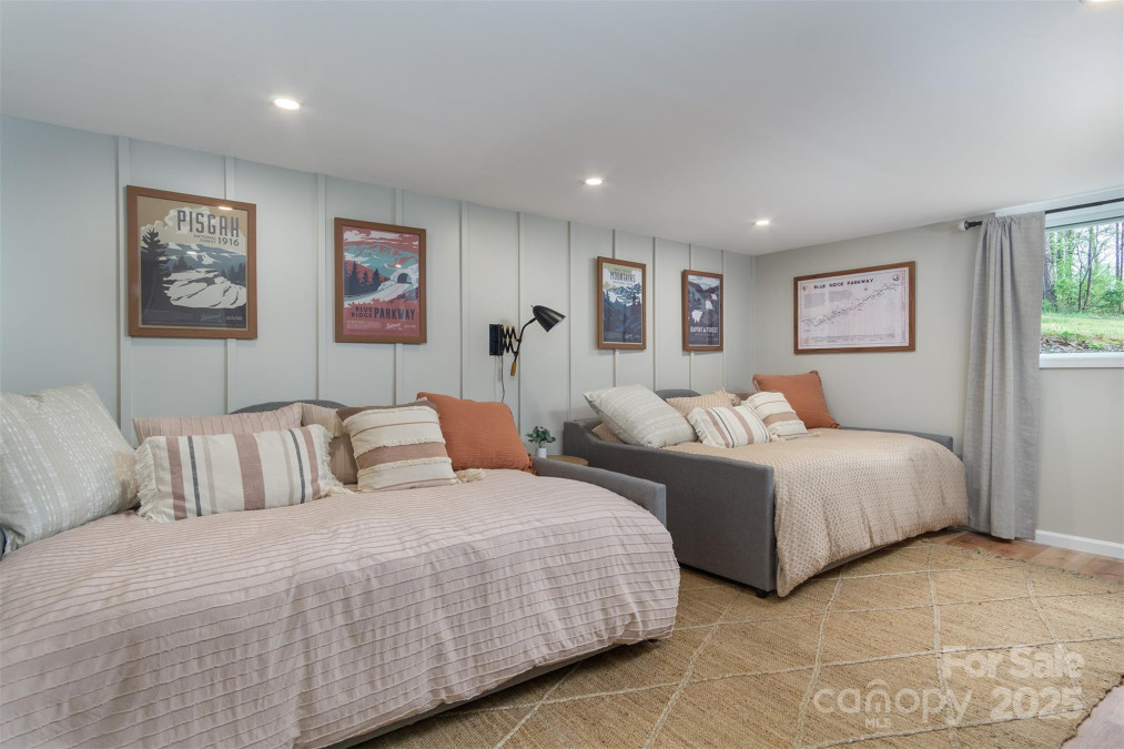 143 Oakview Rd Asheville, NC 28806