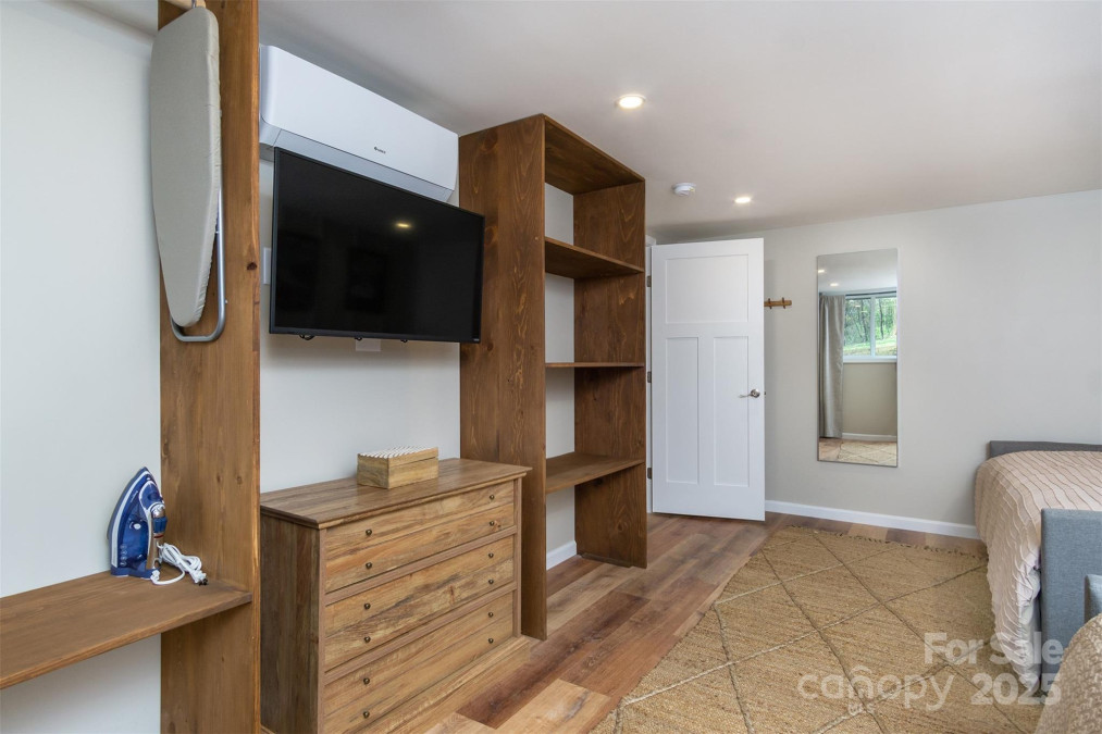 143 Oakview Rd Asheville, NC 28806