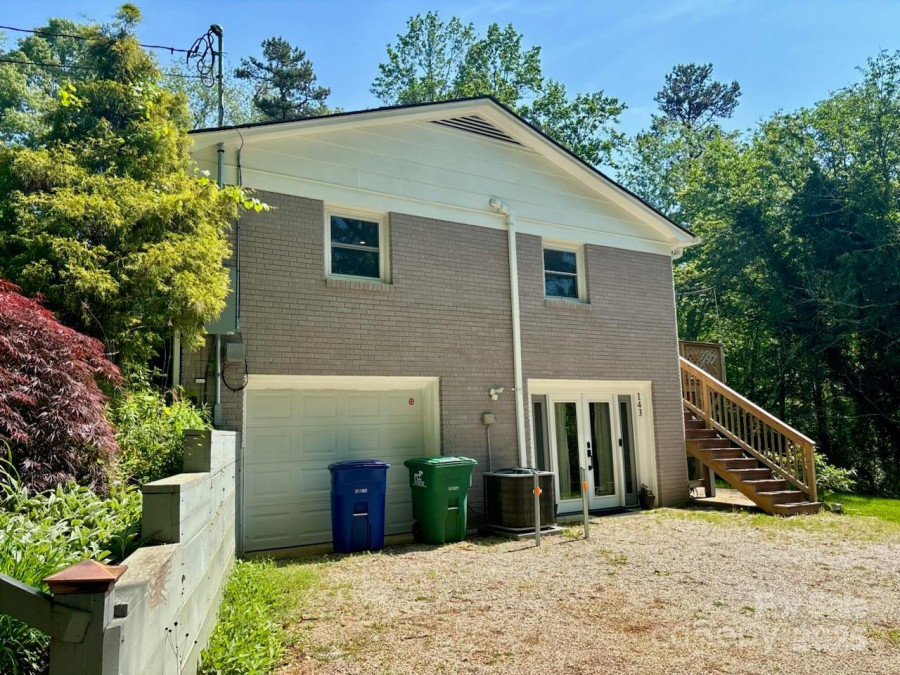 143 Oakview Rd Asheville, NC 28806