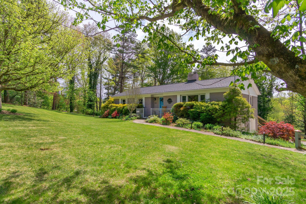 143 Oakview Rd Asheville, NC 28806