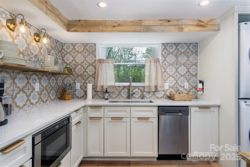 143 Oakview Rd Asheville, NC 28806