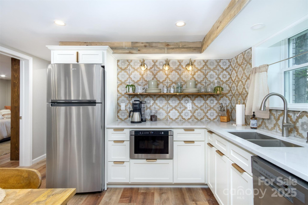143 Oakview Rd Asheville, NC 28806