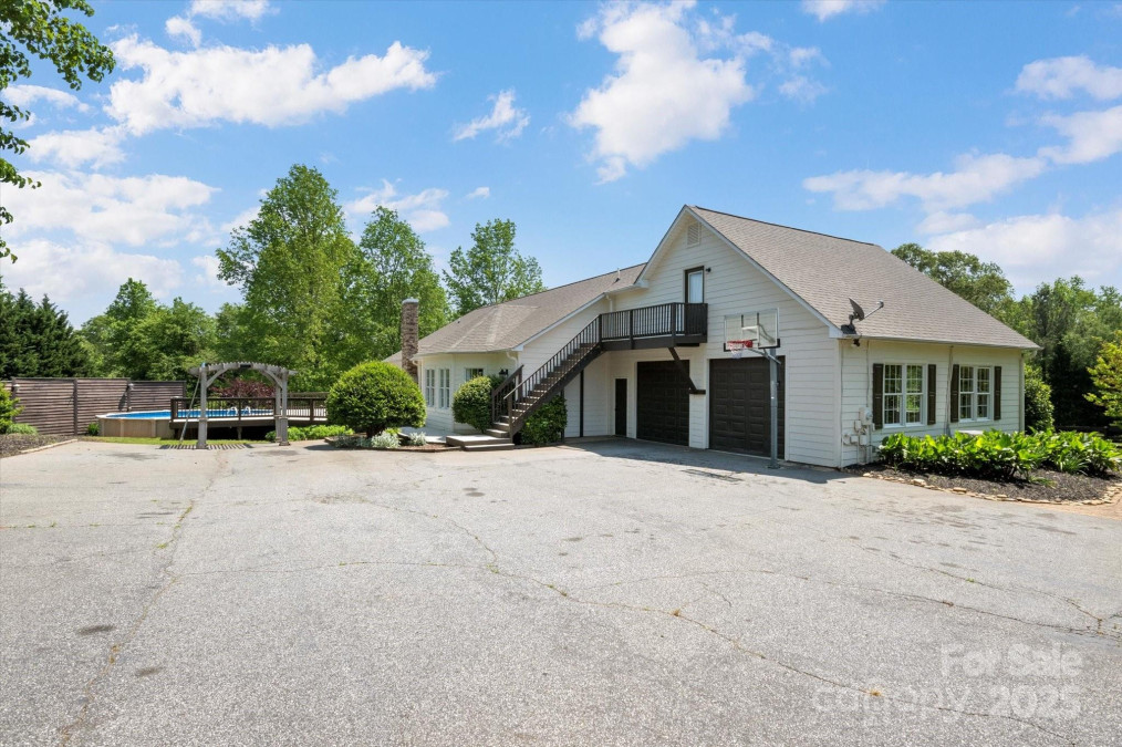 2409 Golf Course Rd Columbus, NC 28722
