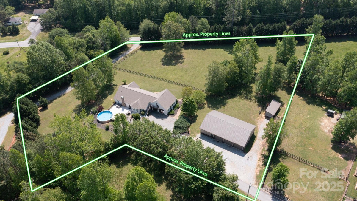 2409 Golf Course Rd Columbus, NC 28722