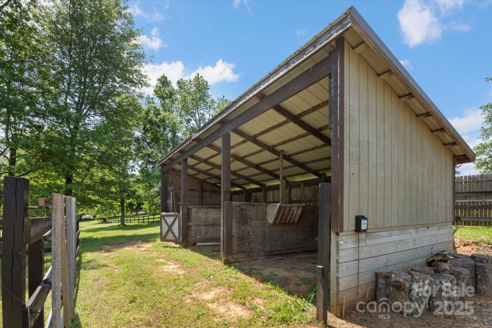 2409 Golf Course Rd Columbus, NC 28722