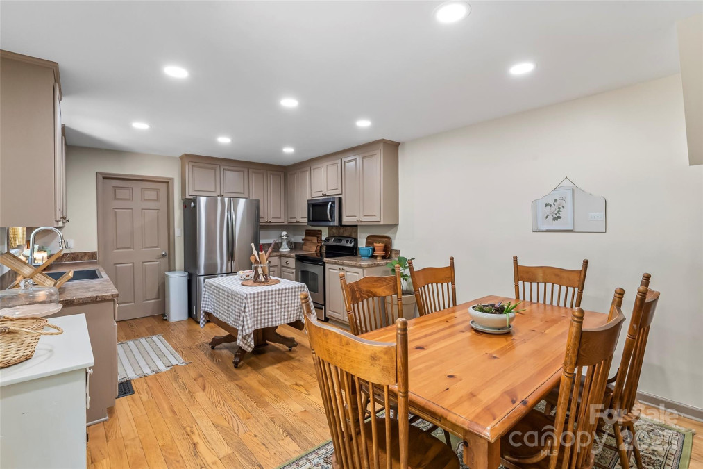 1338 Pell Dr Lincolnton, NC 28092