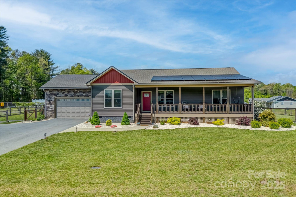 21 Corto Ln Flat Rock, NC 28731