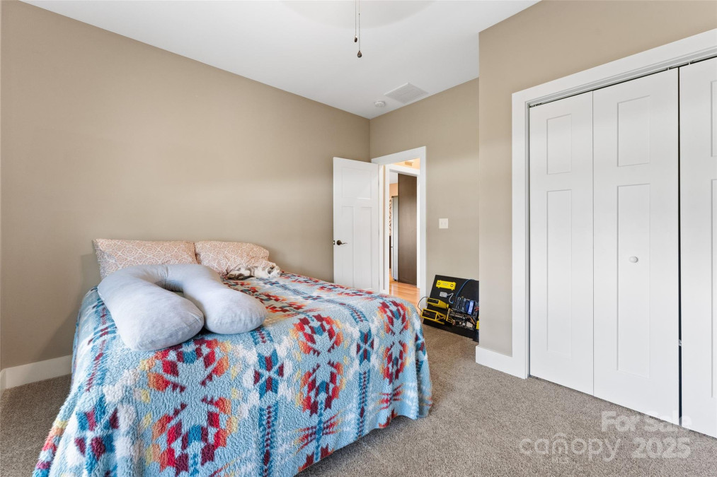 21 Corto Ln Flat Rock, NC 28731