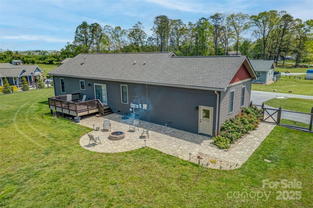 21 Corto Ln Flat Rock, NC 28731