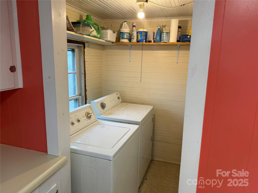 633 Ridge Rd Marion, NC 28752