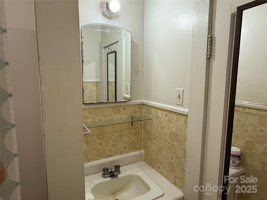 633 Ridge Rd Marion, NC 28752