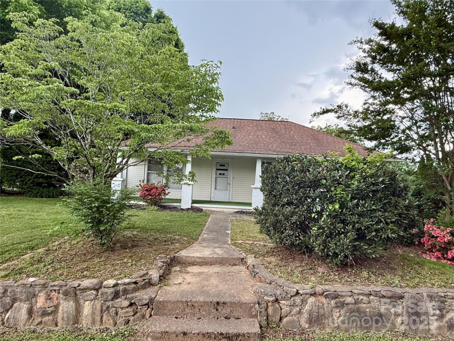 633 Ridge Rd Marion, NC 28752