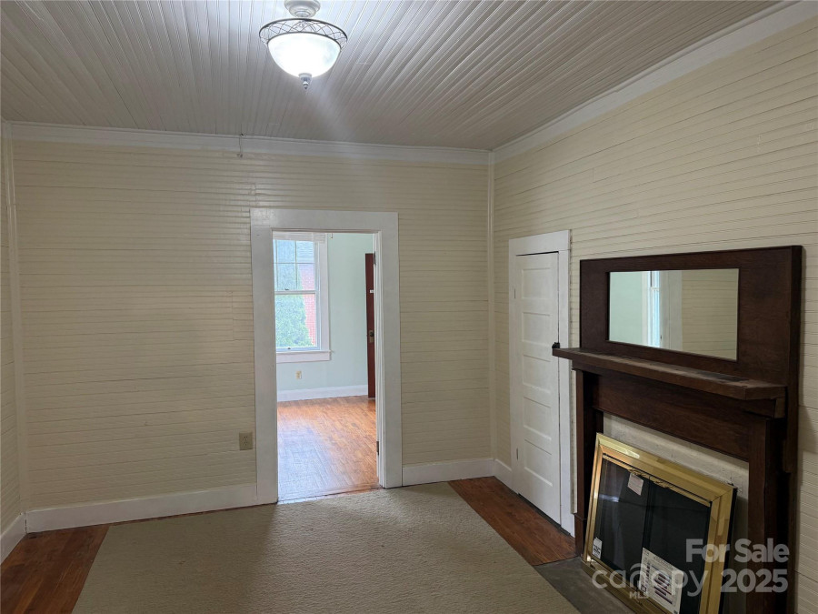 633 Ridge Rd Marion, NC 28752