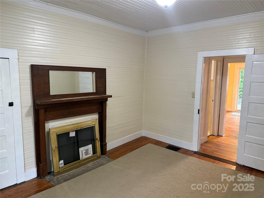 633 Ridge Rd Marion, NC 28752