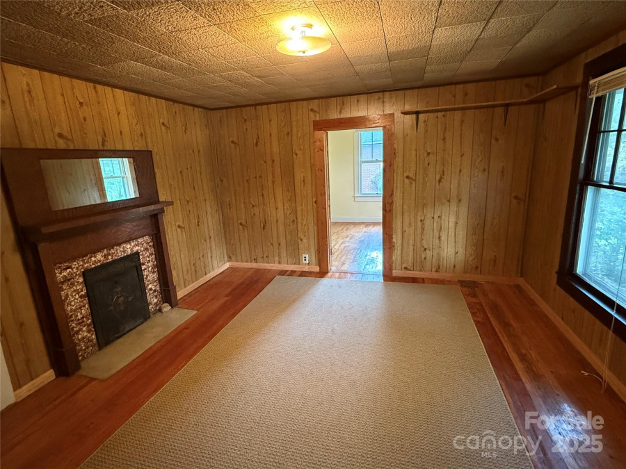633 Ridge Rd Marion, NC 28752