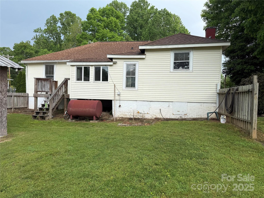 633 Ridge Rd Marion, NC 28752