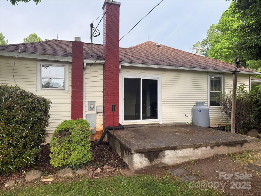 633 Ridge Rd Marion, NC 28752