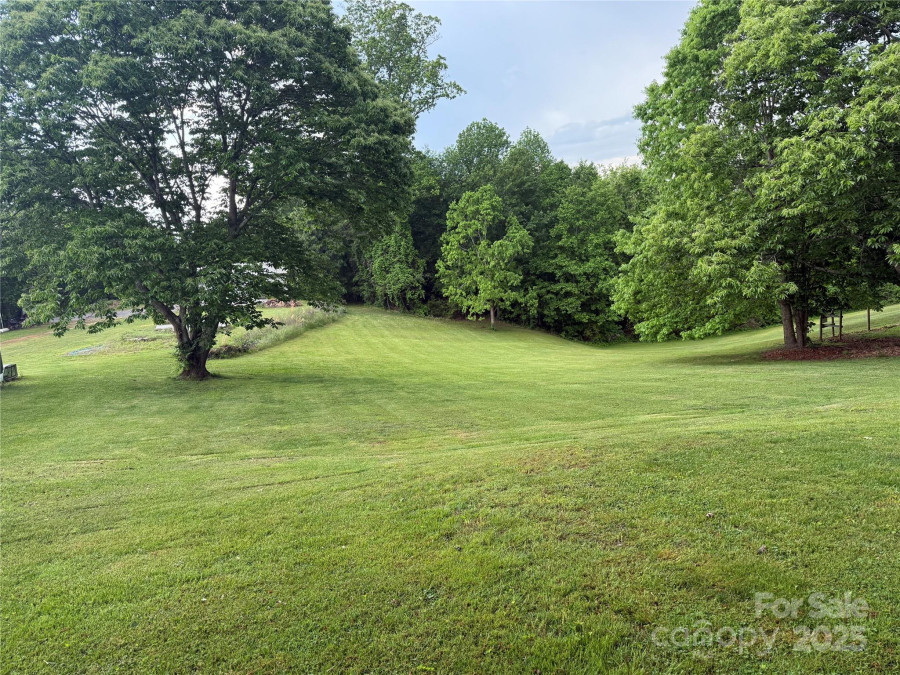 633 Ridge Rd Marion, NC 28752