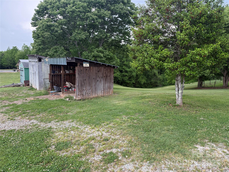 633 Ridge Rd Marion, NC 28752