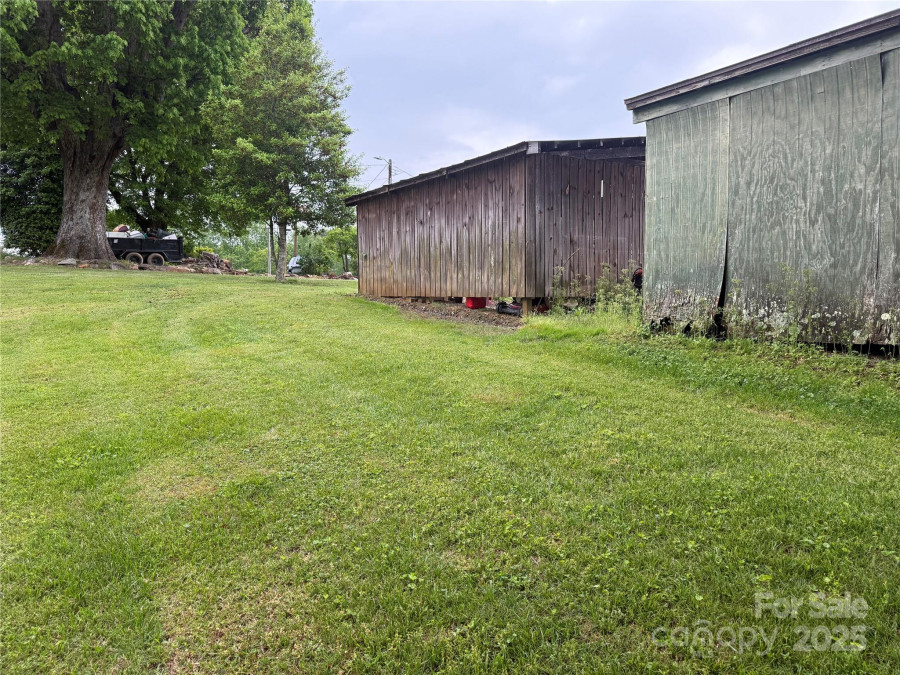 633 Ridge Rd Marion, NC 28752