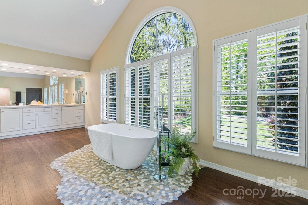 15 Busbee Rd Biltmore Forest, NC 28803