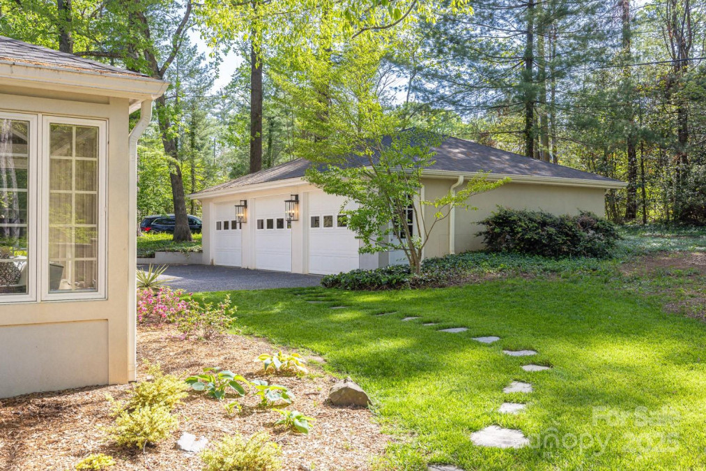 15 Busbee Rd Biltmore Forest, NC 28803